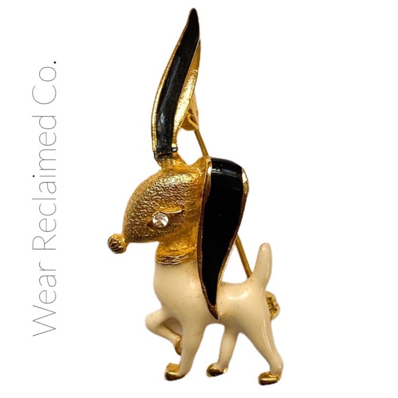 VINTAGE Enamel Dog Brooch With An Rhinestone Eye
